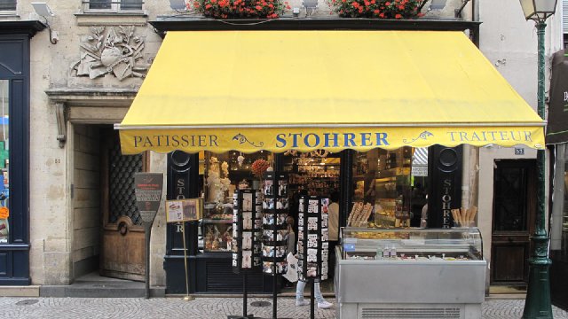 美しく並んだフランス菓子の数々