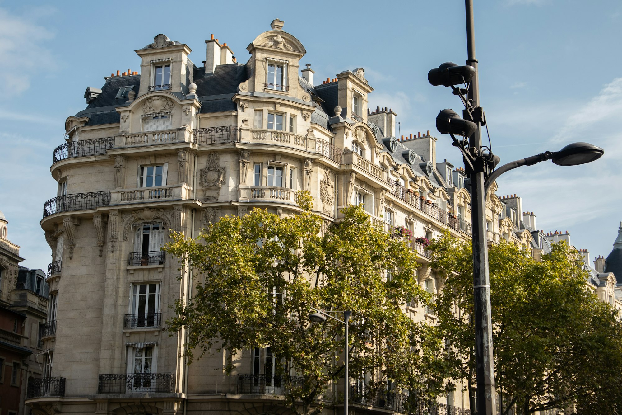 A moment by the Seine